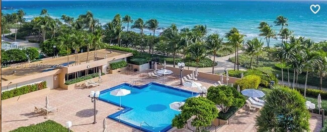 Building Photo - 10175 Collins Ave