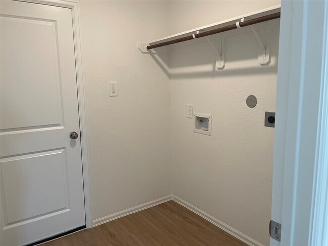 Building Photo - 440 Jewett Meadow Dr