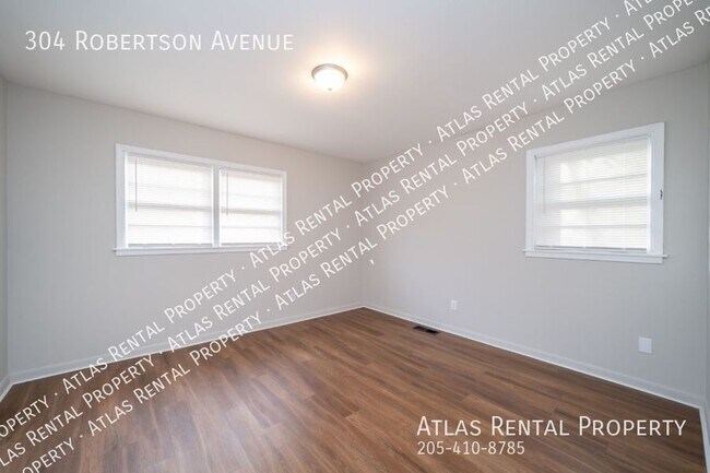 Building Photo - 304 Robertson Ave