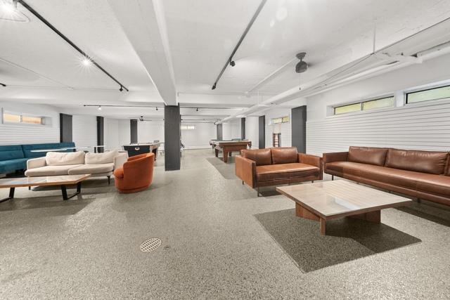 Building Photo - 4960 N Marine Dr