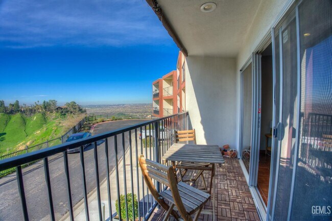 Building Photo - Park Place Condo