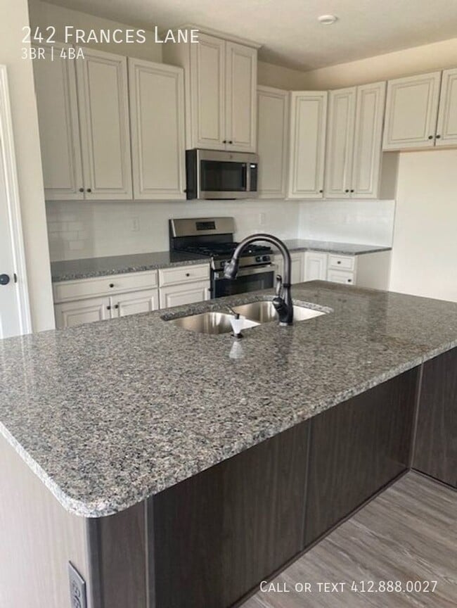 Building Photo - 3 bedroom 3.5 bath in McConnell Trails