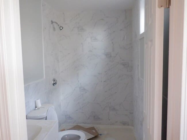 Building Photo - 1127 Hyde Park Ave