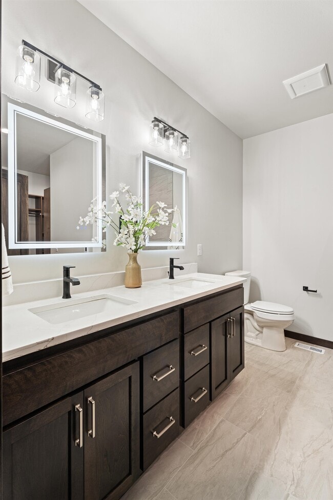 Building Photo - 1107 S Foss Ave