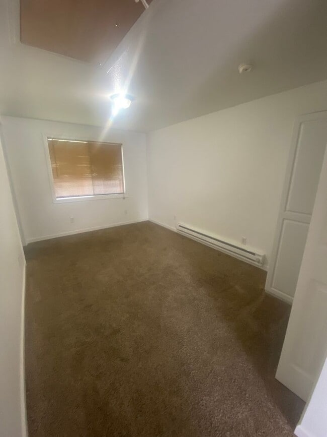 Building Photo - Perfect Space To Call Home! 1 Bed/1 Bath in Wasilla - Utitlies Included