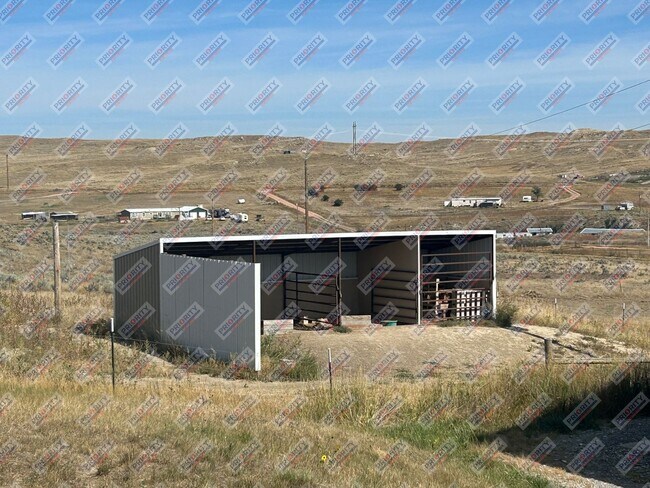 Building Photo - Stunning horse property on 40 acres!