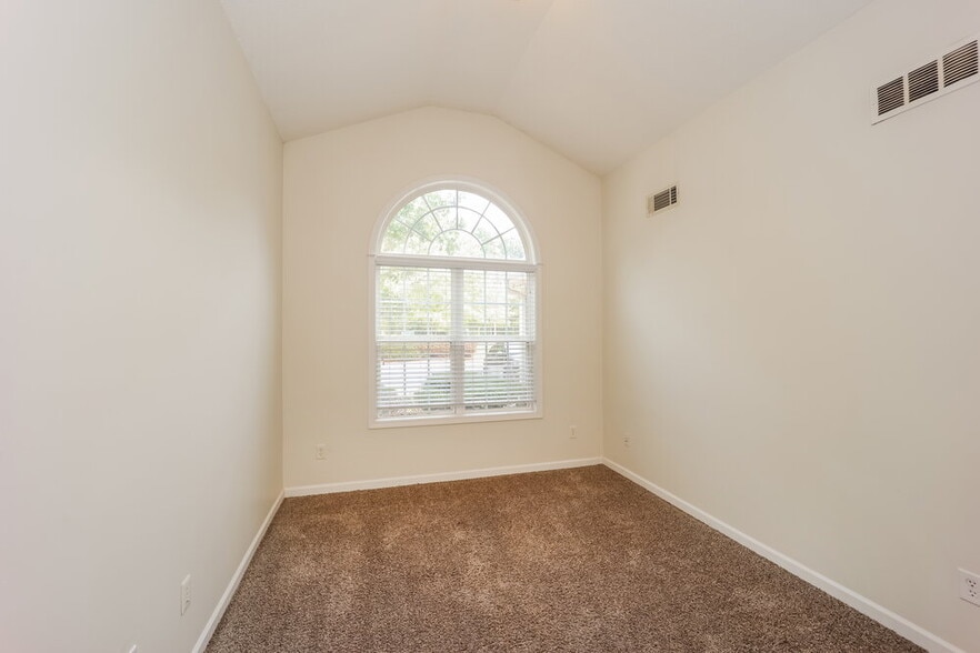 Building Photo - 40 Belltree Cir