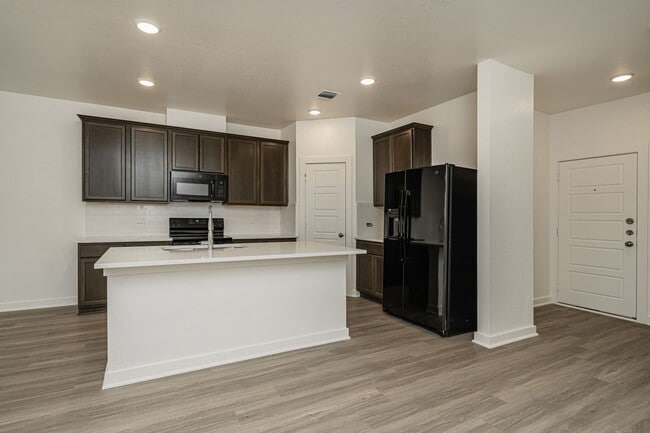 Building Photo - 8457 Adelaide Dr