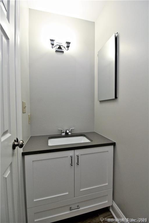 Building Photo - 5 Glen St