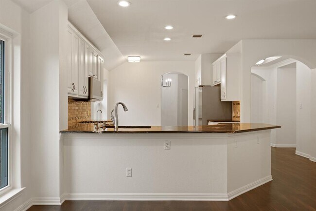 Building Photo - 8113 Campeche Bay Pl