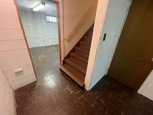 Building Photo - Beautiful 4 Bedroom Home - Free July Rent!!
