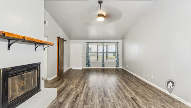 Building Photo - Charming Updated Gem Near Quail Springs!