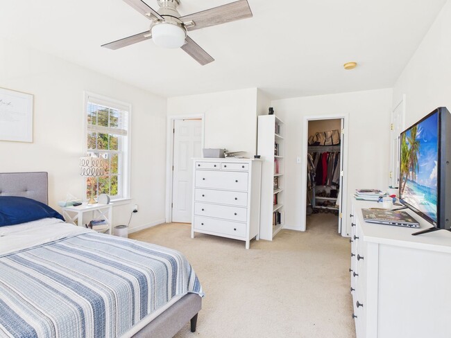 Building Photo - 7016 Tulane Ave