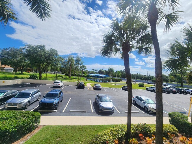Building Photo - 3959 Via Poinciana