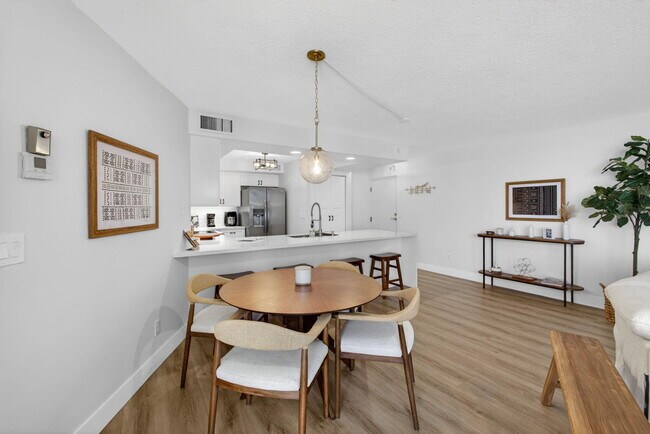 Building Photo - 2800 N Ocean Dr