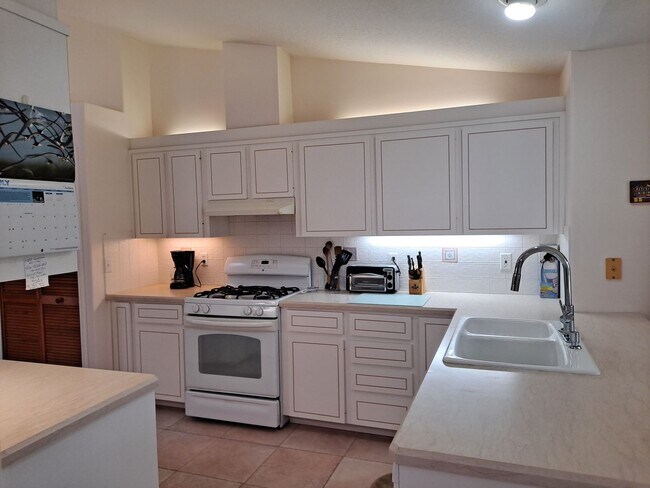 Building Photo - BEACHSIDE NSB FURNISHED RENTAL AVAILABLE MONTHLY!