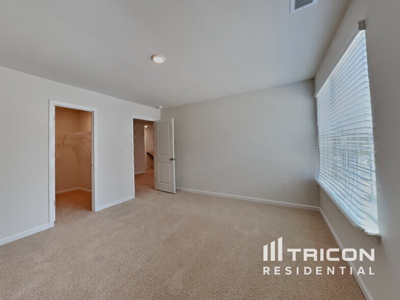 Building Photo - 44 Red Cedar Wy