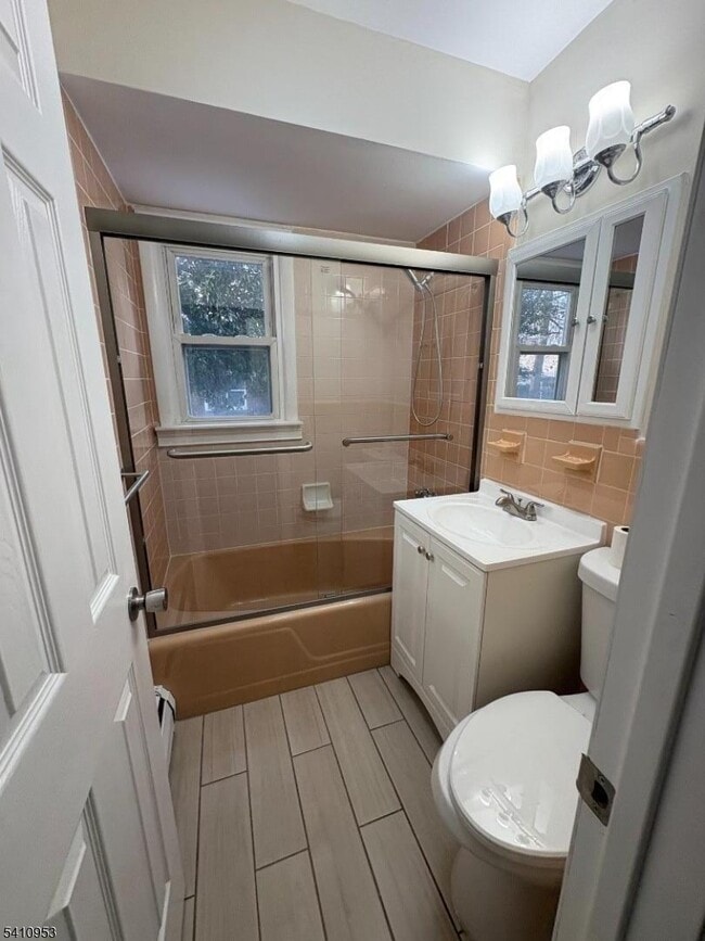 Building Photo - 128 Floyd St