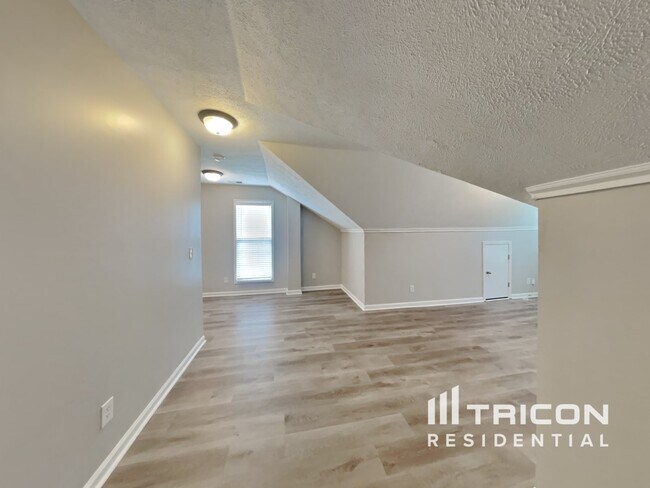 Building Photo - 3508 Oak Creek Dr