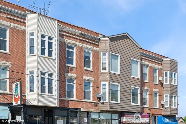 Primary Photo - 2344 W Fullerton Ave
