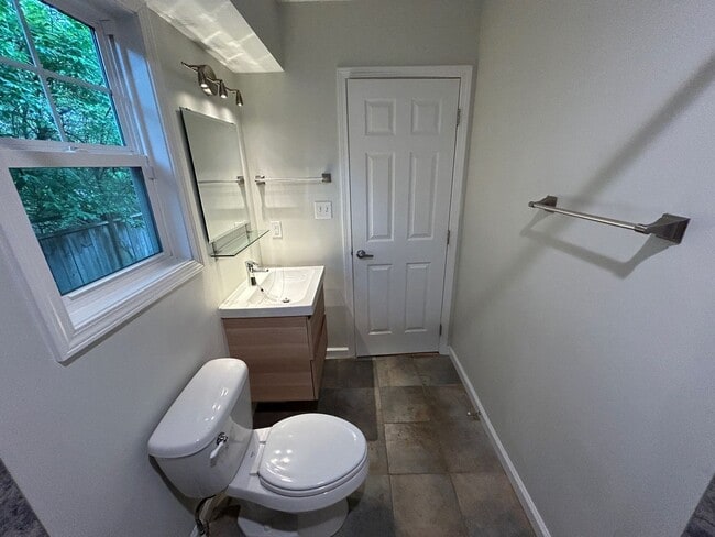 Building Photo - East Asheville - Contemporary Bungalow
