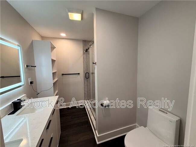 Building Photo - 1610 N Stonegate Dr