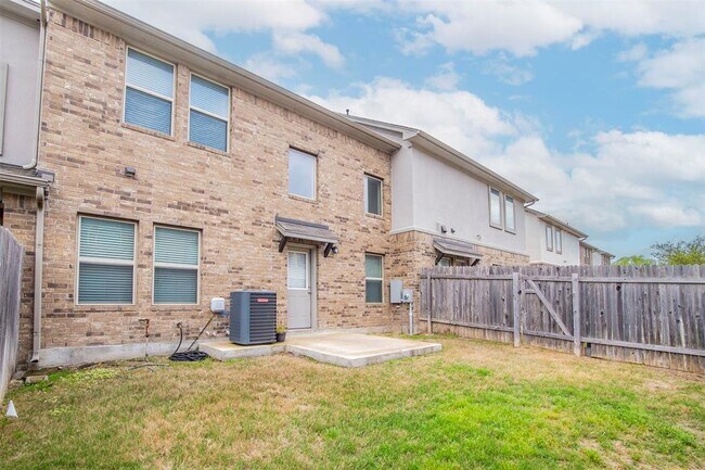 Building Photo - 2304 S Lakeline Blvd