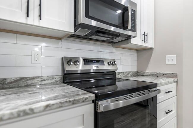 Building Photo - 316 Beau Claire Cir