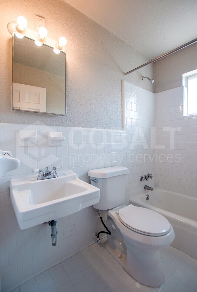 Building Photo - 3607 Roxboro Rd