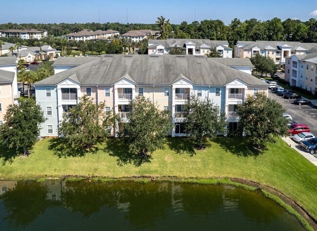 Building Photo - 8226 Green Parrot Rd