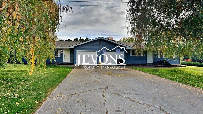 Building Photo - 109-111 N 69th Ave