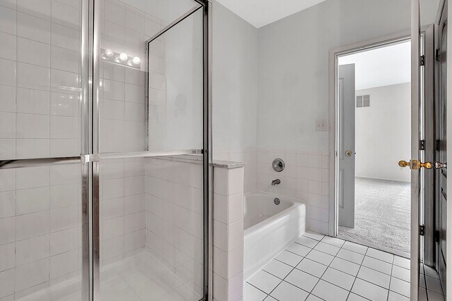 Building Photo - 524 Coppola Dr