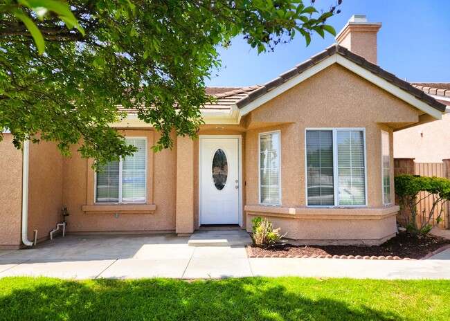 Building Photo - Updated Hemet Home, 2Bd, 2Ba, Bonus Room