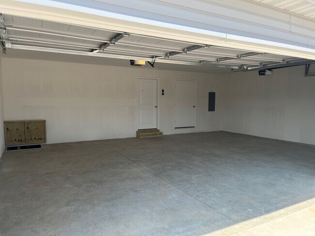Building Photo - Beautiful 3 Bedroom Home in Republic, MO