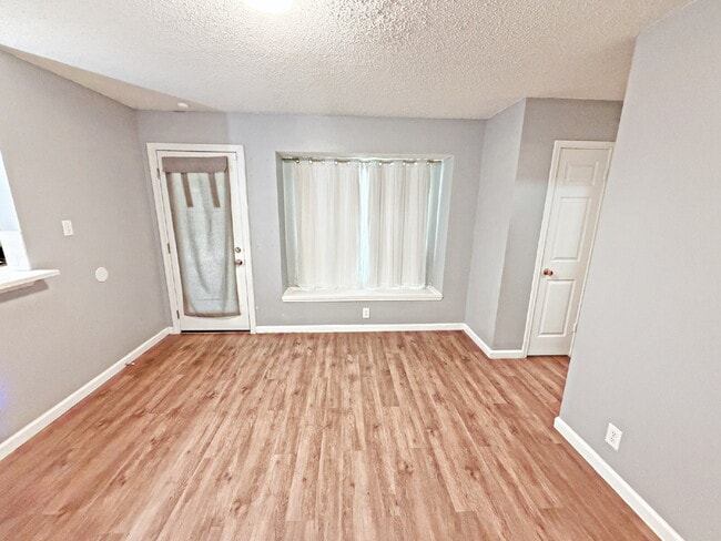 Building Photo - 1302 Whitegate