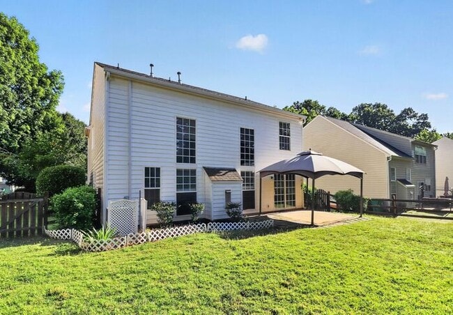 Building Photo - Beautiful 3BD/2.5BA Home in the Edinburgh Community of Ballantyne!