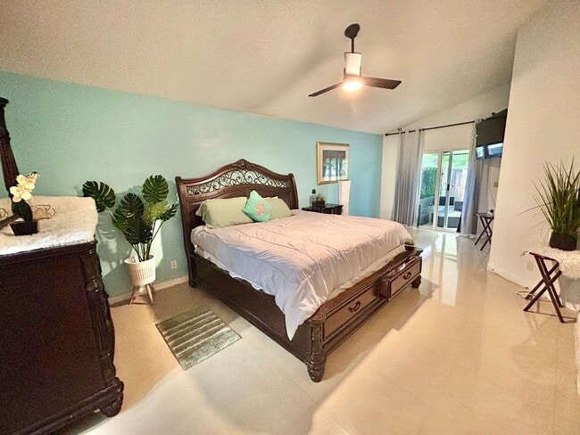 Building Photo - 156 Colly Way