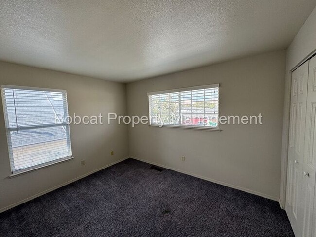 Building Photo - 4123 Sweetwater Dr