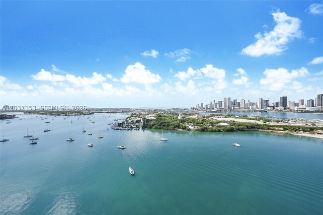 Building Photo - 1000 N Venetian Dr