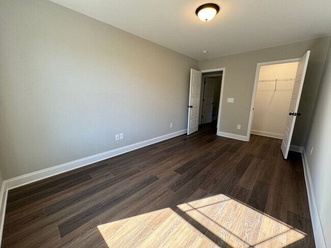 Building Photo - NEWER 4/2.5 House in Armuchee-$2,195