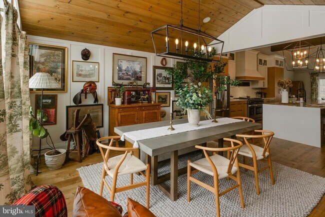 Building Photo - 13230 Falls Rd