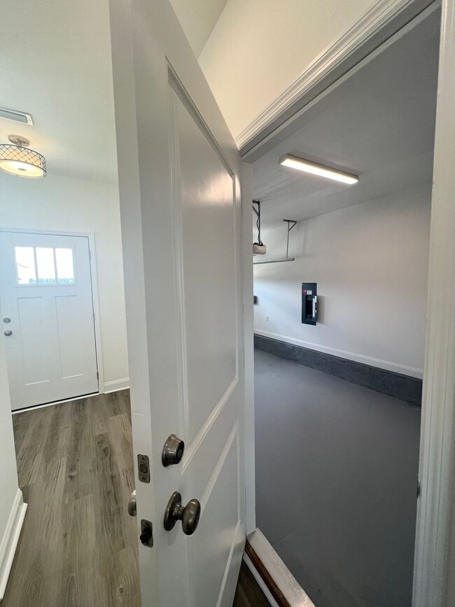 Building Photo - BRAND NEW CONSTRUCTION & MOVE IN READY 3/2...