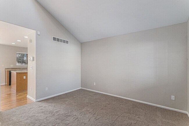 Building Photo - Single family 4 bed 3 bath for rent