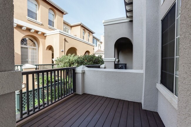 Building Photo - 3 Bed / 2.5 bath, three-level townhome with a bonus home office/den + EV charger in garage. YouTu...