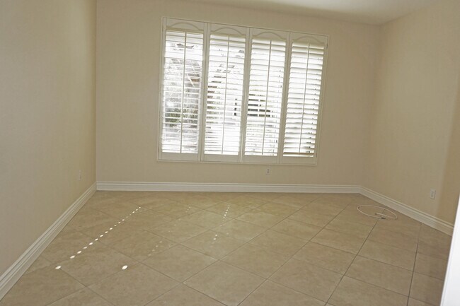 Building Photo - 78359 Moongold Rd