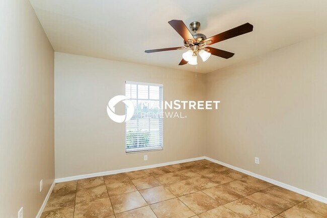 Building Photo - 3 Bedroom Pet-Friendly Home in lehigh acres, FL with Main Street Renewal