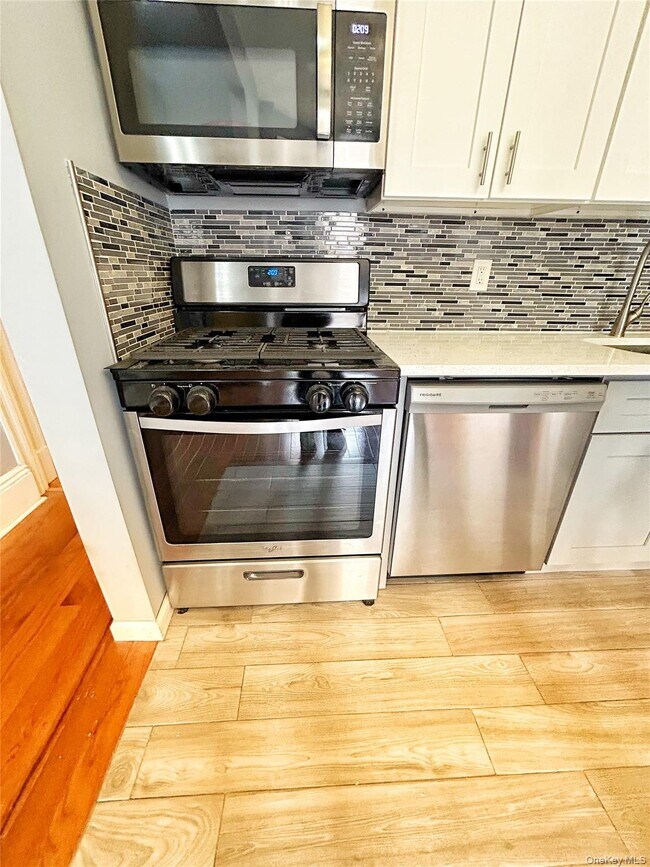 Building Photo - 1368 Teller Ave