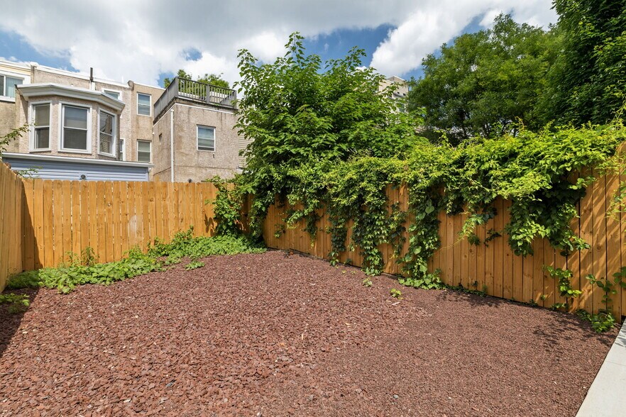 Building Photo - 856 N 19th St