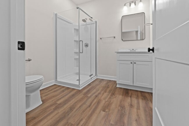 Building Photo - Incredible 2 bedroom 1 bathroom Duplex!