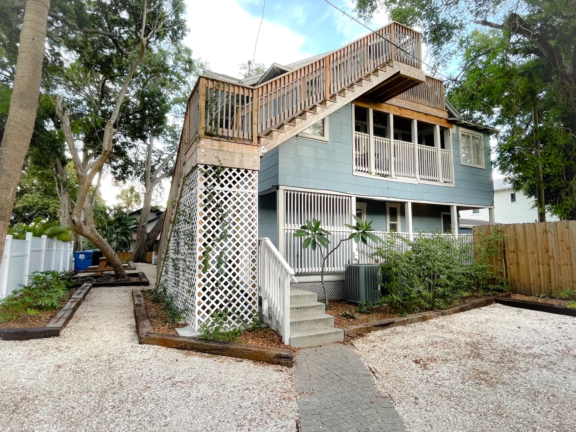 Building Photo - 1032 Granville Ct N